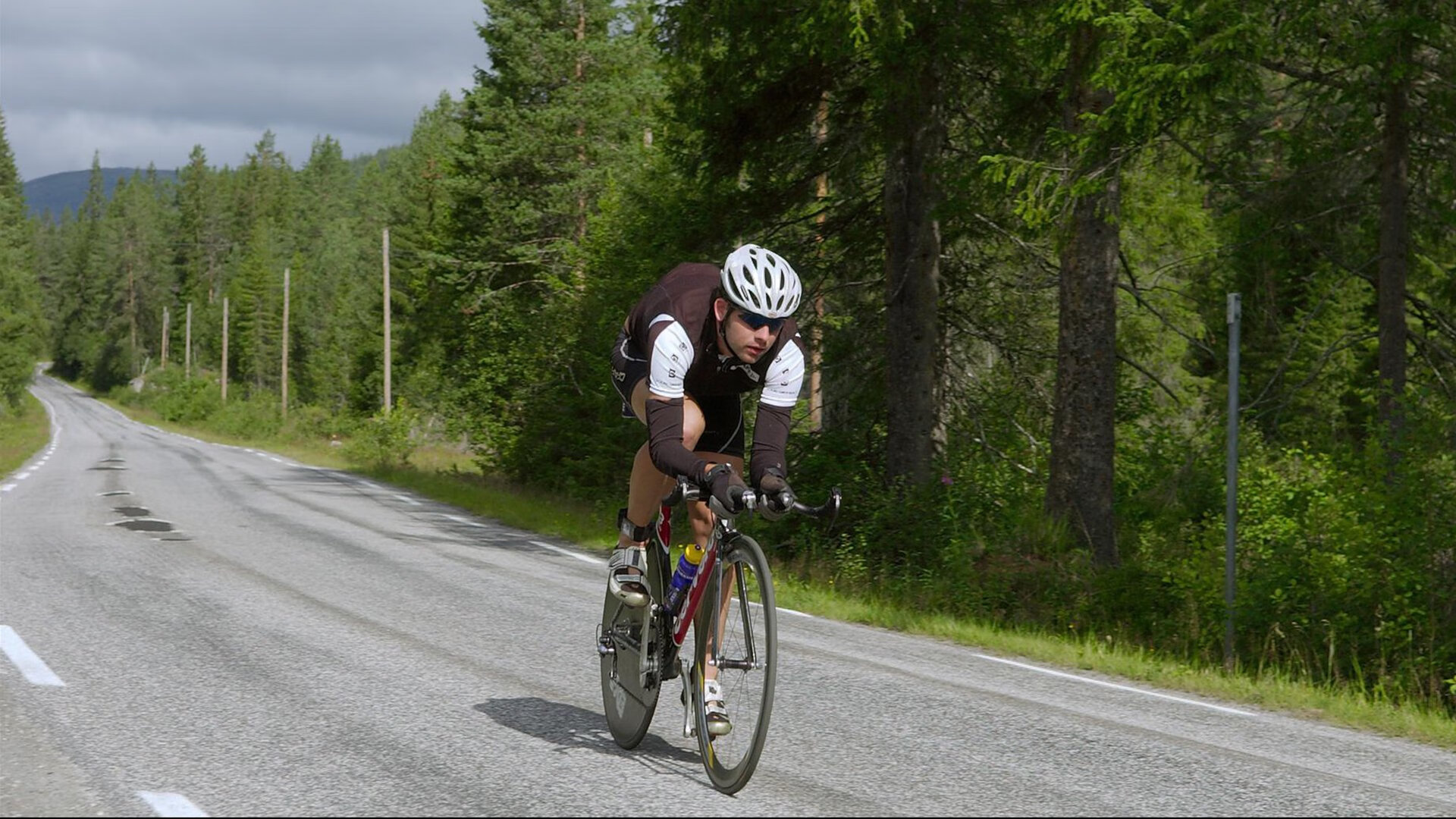 体育新闻中心发布国际体育组织官方合作情况，国际体育新闻协会